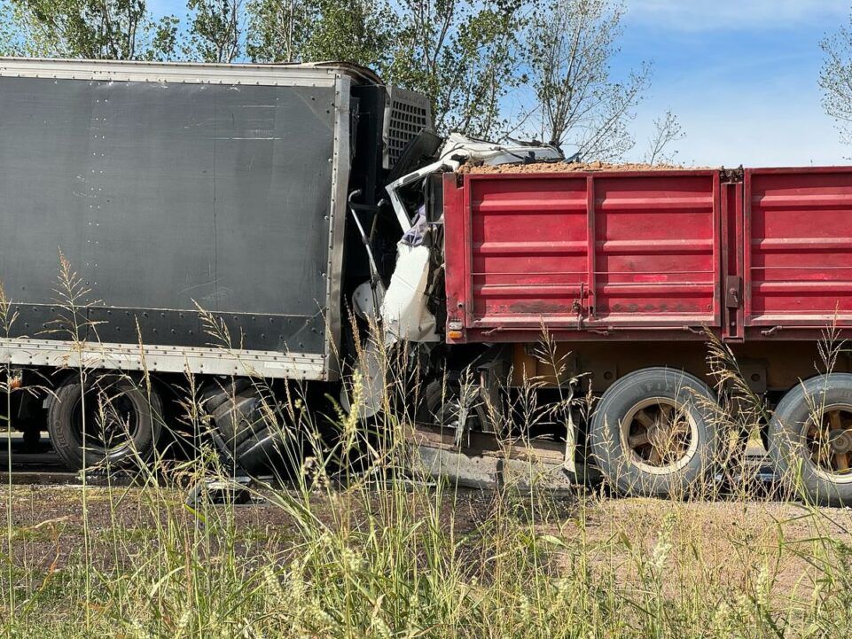 Grave accidente en ruta 6: violento choque entre dos camiones