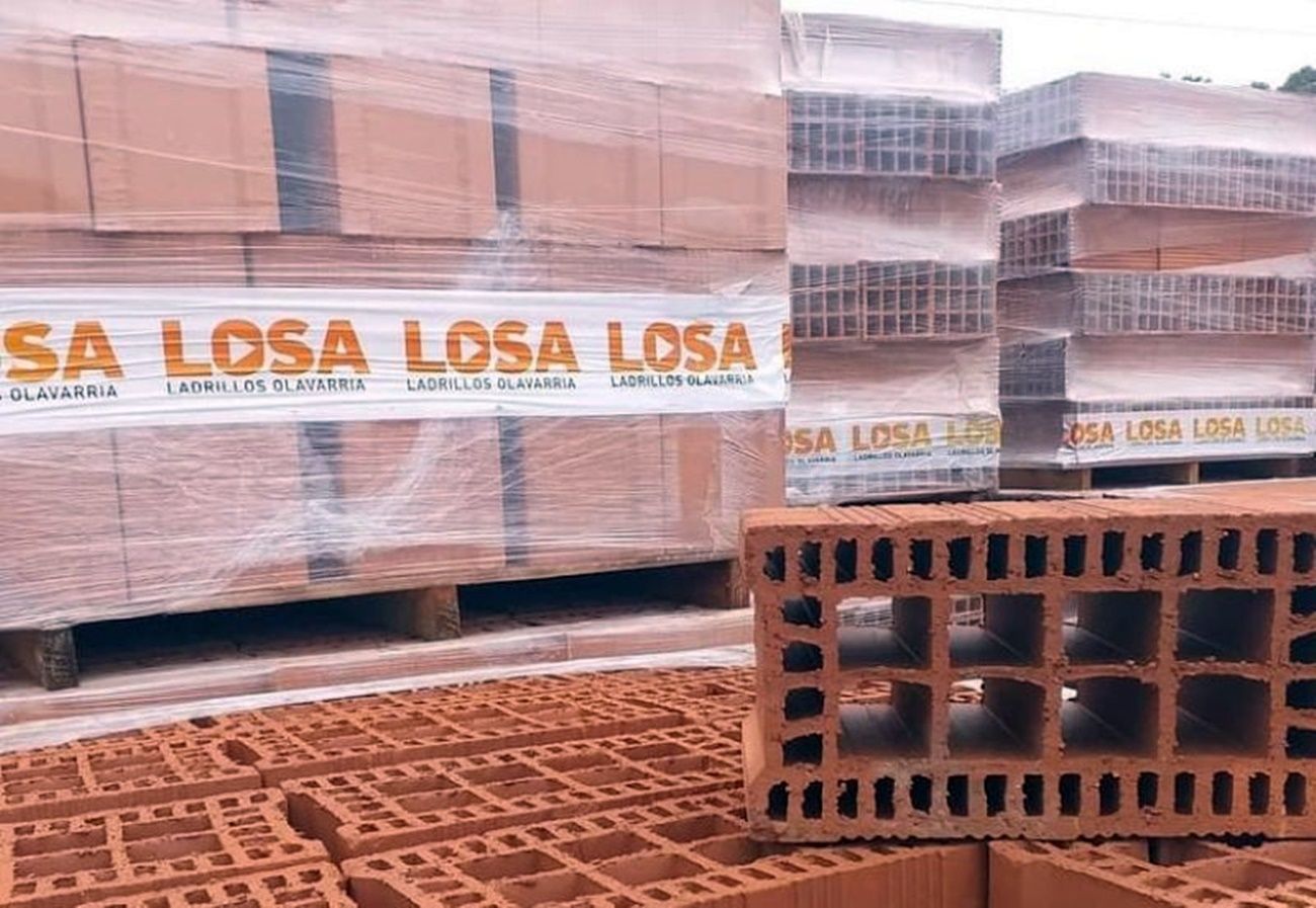 Cierra una reconocida fábrica de ladrillos y deja a más de 60 trabajadores en la calle 1 Cierra una reconocida fábrica de ladrillos y deja a más de 60 trabajadores en la calle