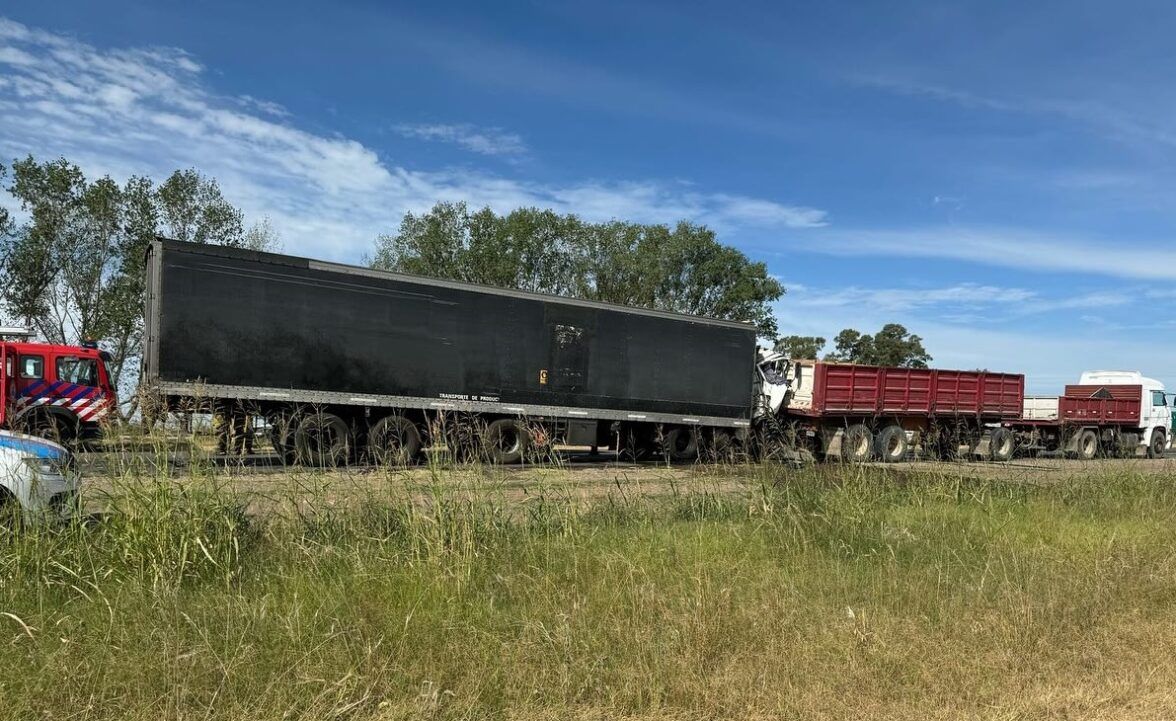 Grave accidente en ruta 6: violento choque entre dos camiones