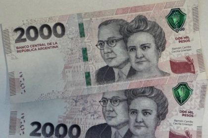 ¿los billetes de $2. 000 que no tienen la banda verde, son falsos?