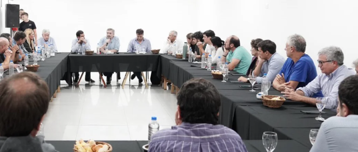 Máximo kirchner encabezó en chascomús una reunión del pj de la quinta sección