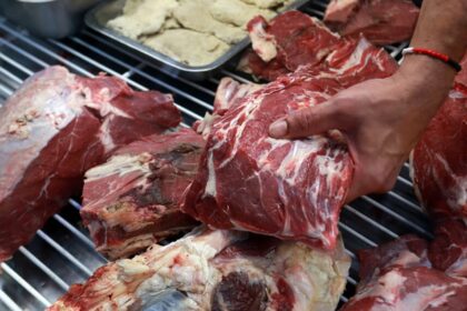 Entró a robar en una carnicería pero prefirió llevarse carne y no dinero