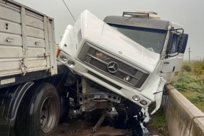 Impactante accidente en ruta 29: camión despista, hace 