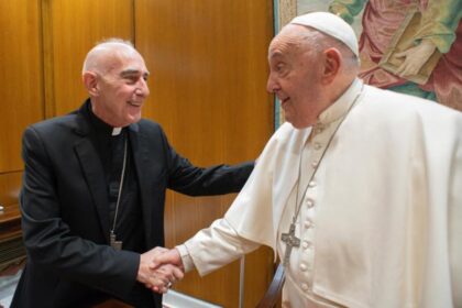 El obispo emérito de chascomús viajó a jerusalén tras ser recibido por el papa francisco