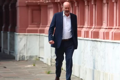 Caída del empleo formal: sturzenegger adjudicó la baja al crecimiento del monotributo
