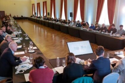 Reclaman que se restituya el fin de semana largo de agosto