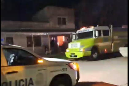 Incendio devastador en dolores: dos adultos mayores perdieron todas sus pertenencias