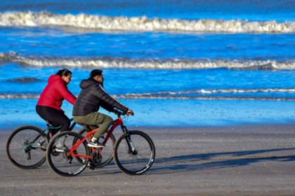 Eliminación de feriados puente en 2025: fuerte rechazo de municipios turísticos bonaerenses