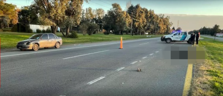 Fatal accidente en Ruta 2: Un joven murió tras ser atropellado por un auto