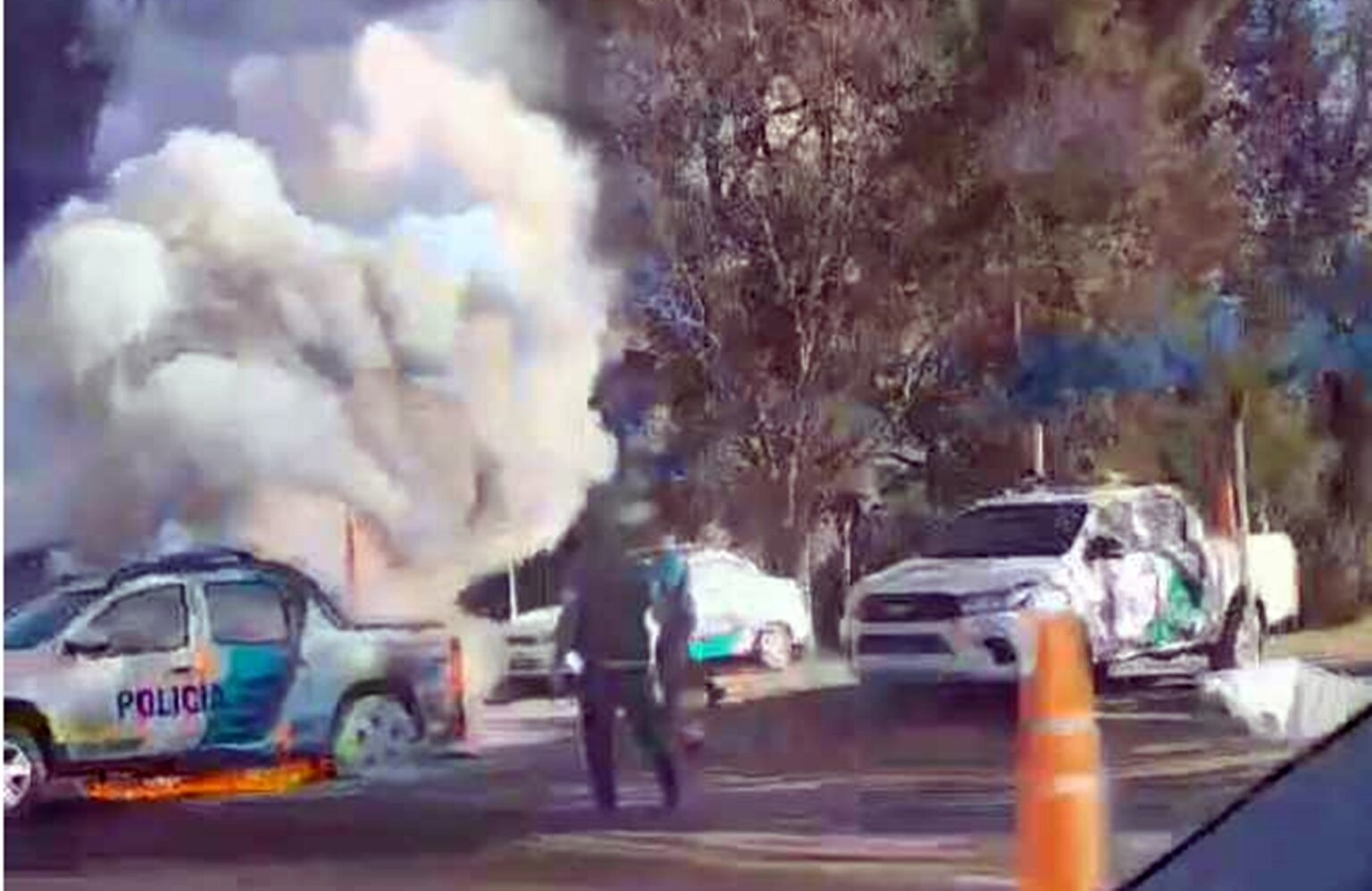 Voraz incendio arrasó con un móvil policial en samborombón 1 Voraz incendio arrasó con un móvil policial en samborombón