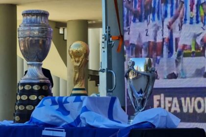 Las tres copas de la selección argentina llegan a santa teresita y dolores