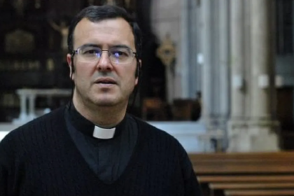 El ex arzobispo de la plata destituido por el papa asumirá como párroco en mar de ajó
