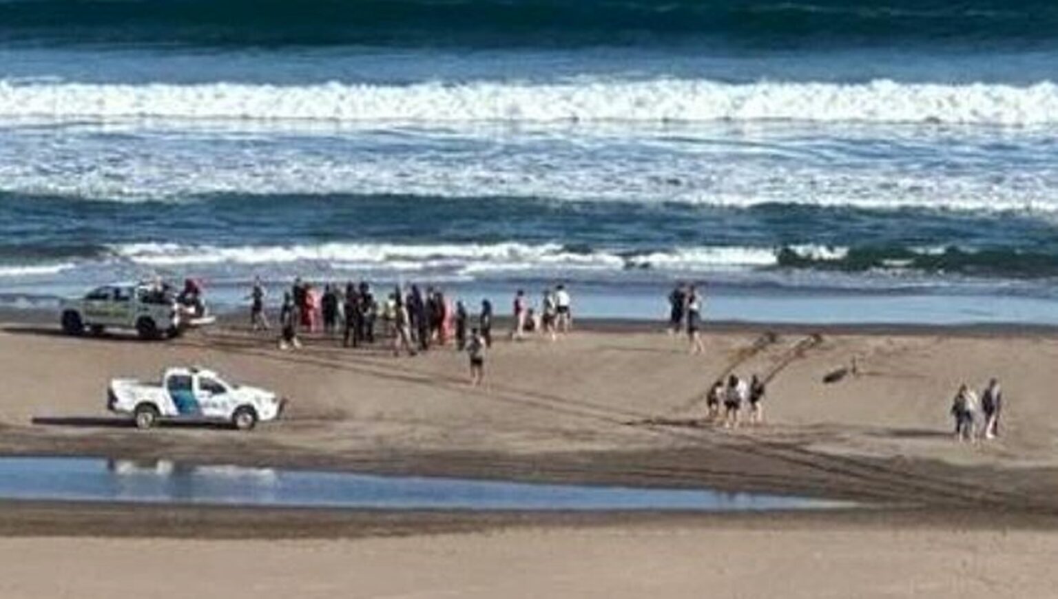 Un turista murió ahogado en necochea y dos rescatistas sufrieron hipotermia 1 Ahogado necochea
