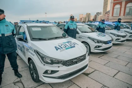 ENTREGA PATRULLEROS KICILLOF 212