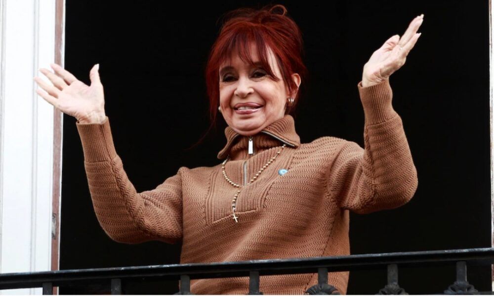 Cristina Kirchner no podrá salir al balcón para saludar a sus seguidores
