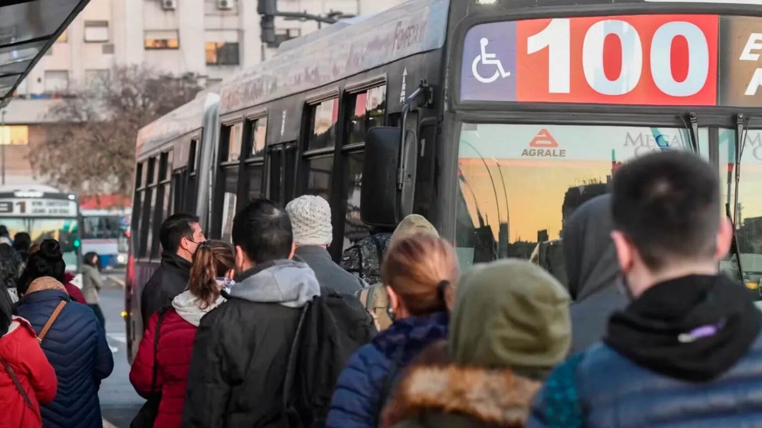 Aumento del 7% en pasajes de colectivos nacionales: ¿cuánto costará viajar en CABA y AMBA?