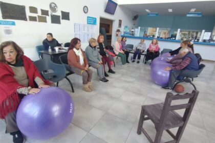 Gimnasia para abuelos: el Hospital de San Clemente lanza su programa innovador