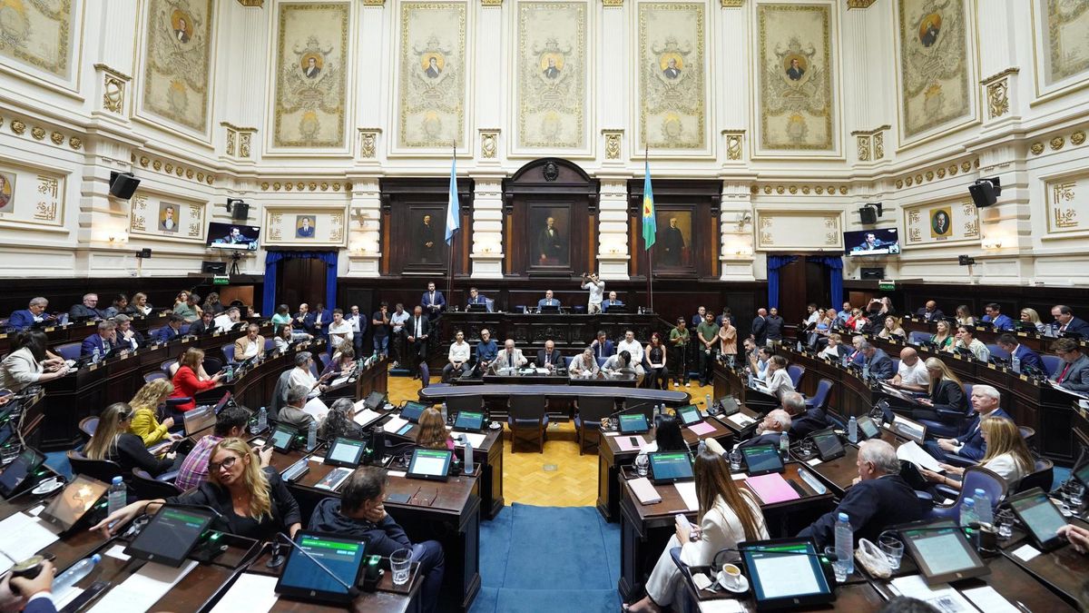 Cámara de Diputados de B.A. suspendió debate sobre reelecciones indefinidas y se complica