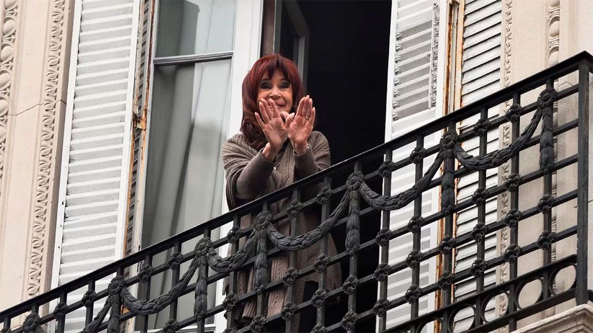 Cristina Kirchner recibió más de 700 solicitudes para visitas en arresto domiciliario, pero jueces respondieron contundentemente