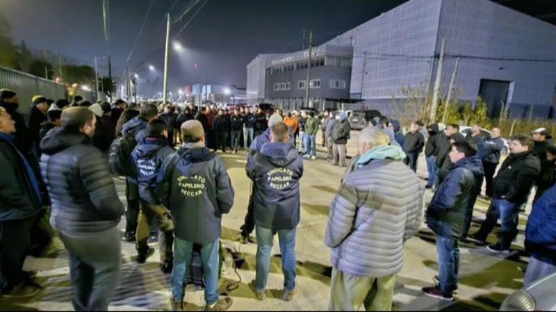 Kimberly-Clark cierra planta en Pilar y despide a 220 trabajadores