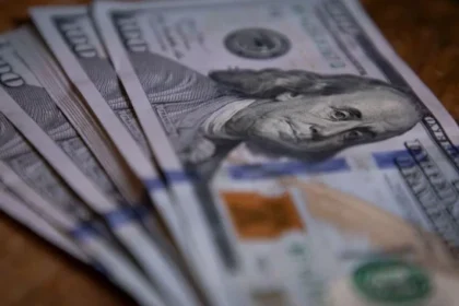 El dólar blue trepa a $1.225 y el minorista también sube al arrancar julio