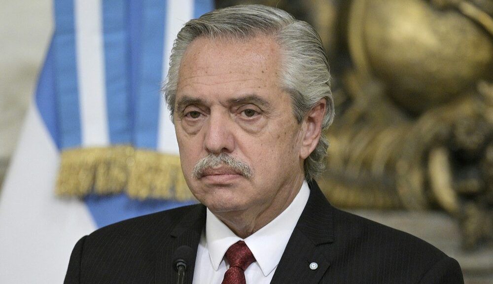 Alberto Fernández denunció persecución política tras su procesamiento en la causa Seguros