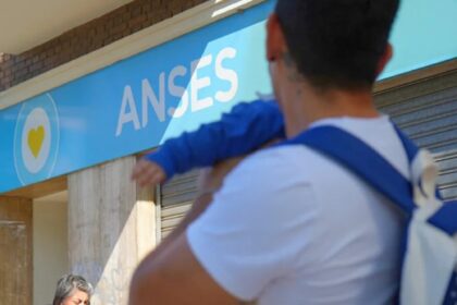 AUH sube un 1,5% en julio: cómo y cuándo cobrarán más de 4 millones de chicos