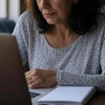 Capacitación digital para adultos mayores: abren la inscripción a cursos virtuales y gratuitos