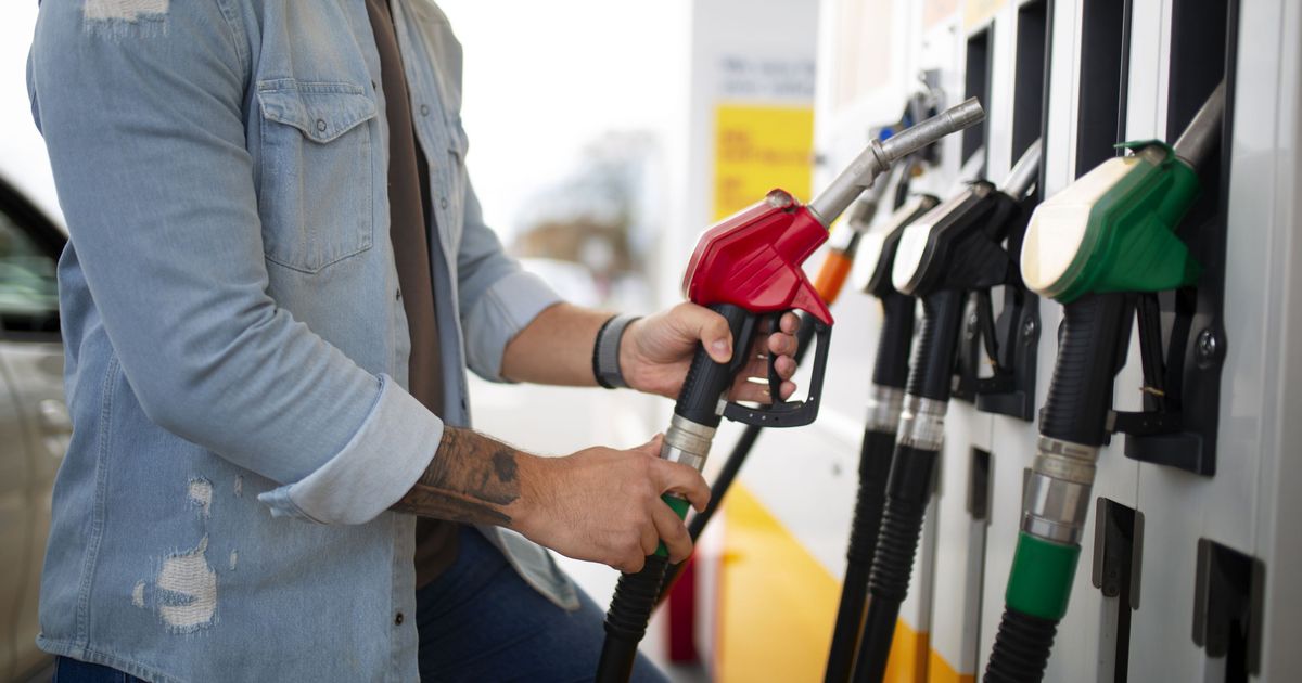 Senadores bonaerenses impulsan ley para permitir autodespacho de combustibles en estaciones