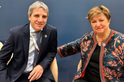 Dólar en alza: caputo defiende la estrategia del gobierno y habla de fluctuaciones inevitables