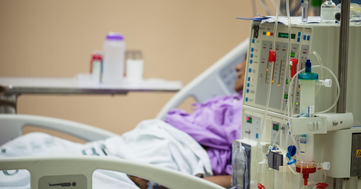 Ministerio de Salud bonaerense enfrenta crisis: 5.000 pacientes de diálisis en riesgo de tratamiento