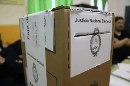 Las elecciones de Buenos Aires fusionan incertidumbre y presión en el peronismo y Milei