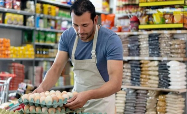 Aumento salarial para empleados de comercio: empresas deberán pagar diferencias ya en julio