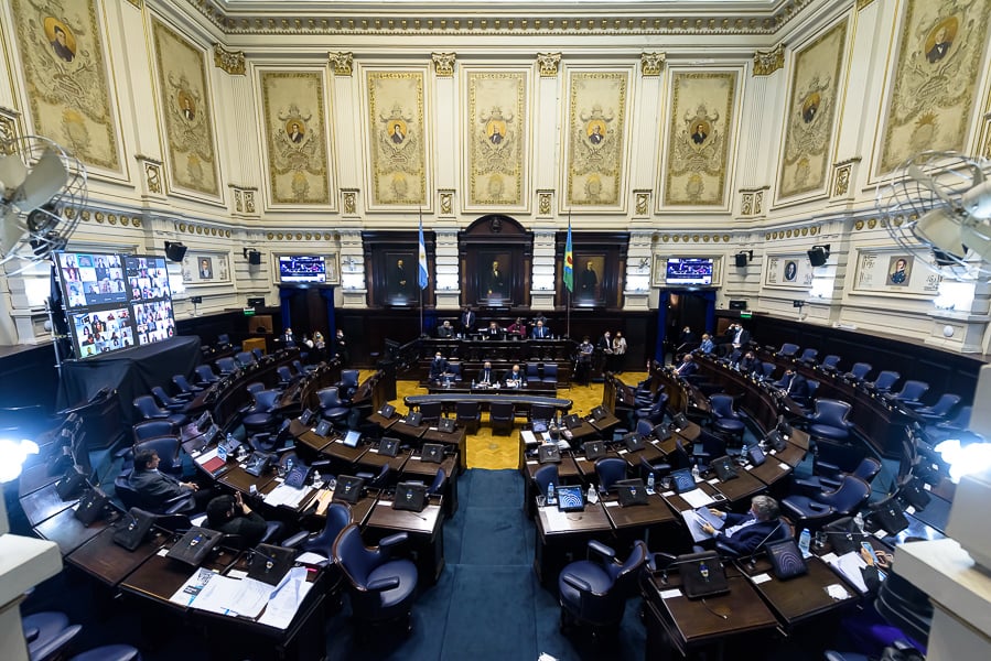 Kicillof enfrenta un desafío clave en elecciones bonaerenses por el futuro del peronismo