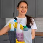 Empleadas domésticas: cuánto se paga por hora y cuánto cobran por mes en noviembre 2025 según categoría