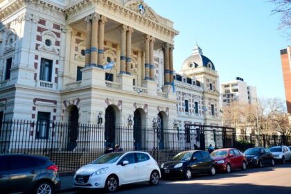Judiciales aceptan 5% en paritaria, pero exigen mejoras en la carrera judicial