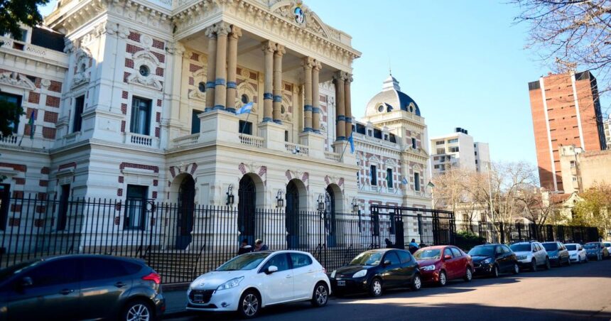 Judiciales aceptan 5% en paritaria, pero exigen mejoras en la carrera judicial