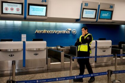 Paro de controladores aéreos afecta 15.000 pasajeros y causa caos en vuelos nacionales