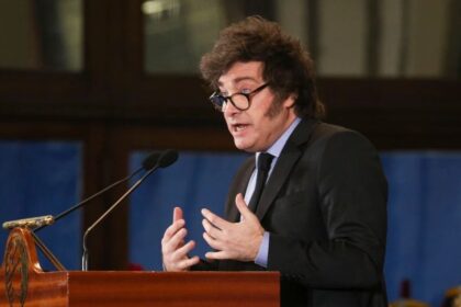 Gobierno enfrenta fuerte conflicto con el congreso mientras ajusta la economía para 2026