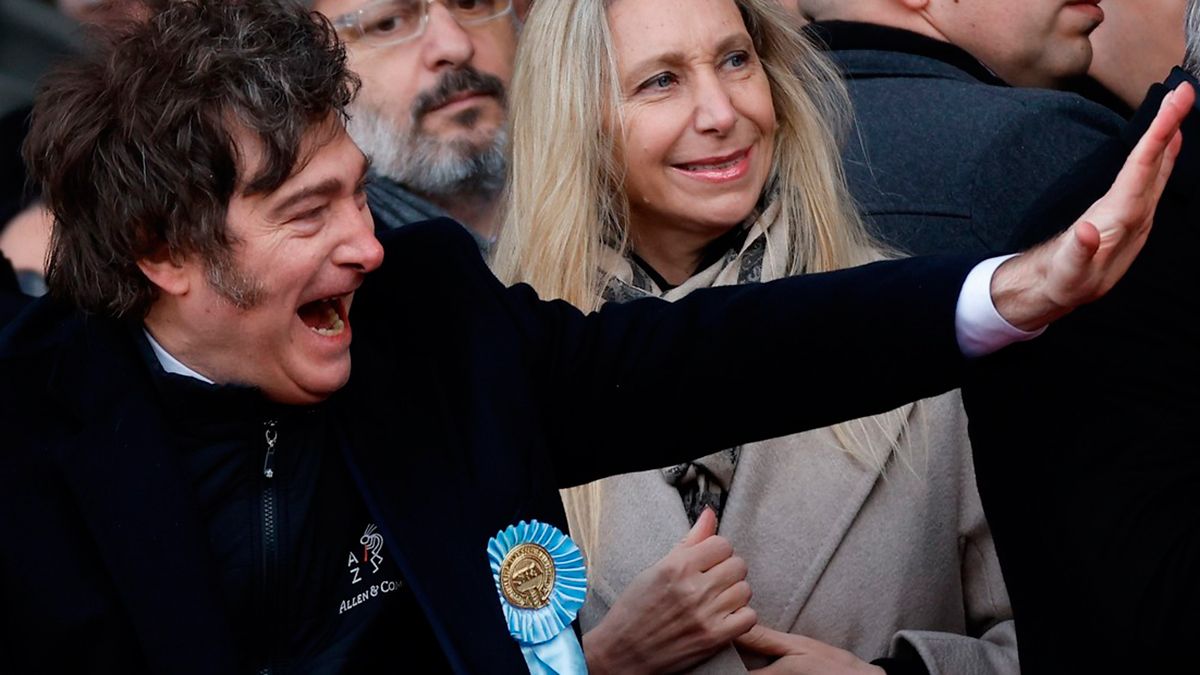 Milei sigue firme en campaña tras ataque en Lomas, el oficialismo apunta al kirchnerismo