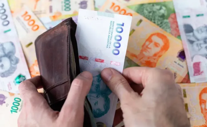 Septiembre llega con aumentos en servicios, alquileres y combustibles que golpean el bolsillo