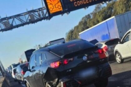 Ricky Sarkany se presenta hoy ante fiscalía por robo y amenazas tras choque en Panamericana