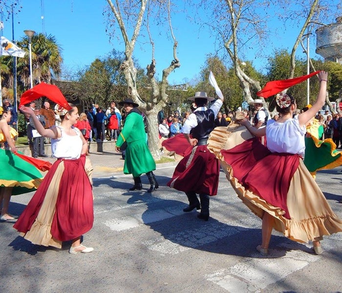 Fiestas populares de junio 2026 en la provincia de buenos aires: escapadas, sabores y eventos para anotar 2 Primavera en buenos aires: festivales, ferias y deportes invaden los municipios esta semana