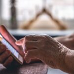 Meta refuerza la seguridad en WhatsApp y Messenger para proteger a los adultos mayores de estafas: ¿Cuáles son las recomendaciones?