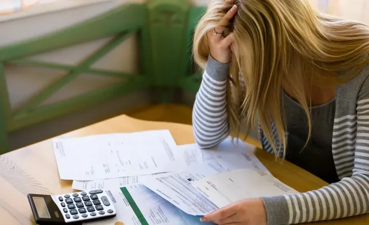 Creció la morosidad en créditos: familias llegan al 6,6% y empresas a 1,4% en agosto