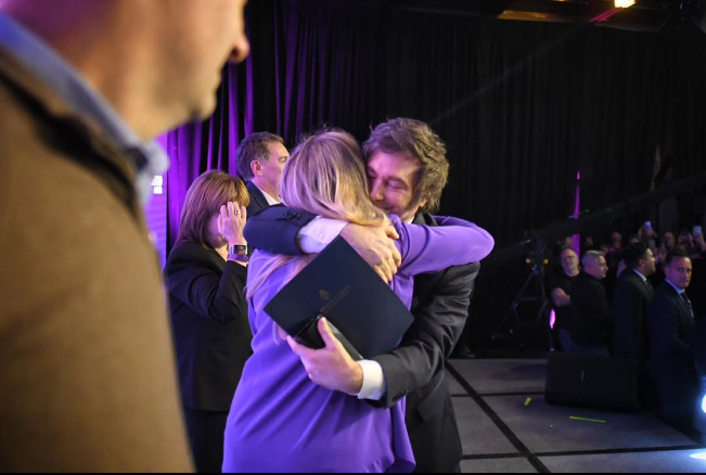 Milei sorprendió y cosechó un gran triunfo en elecciones legislativas del 26 de octubre