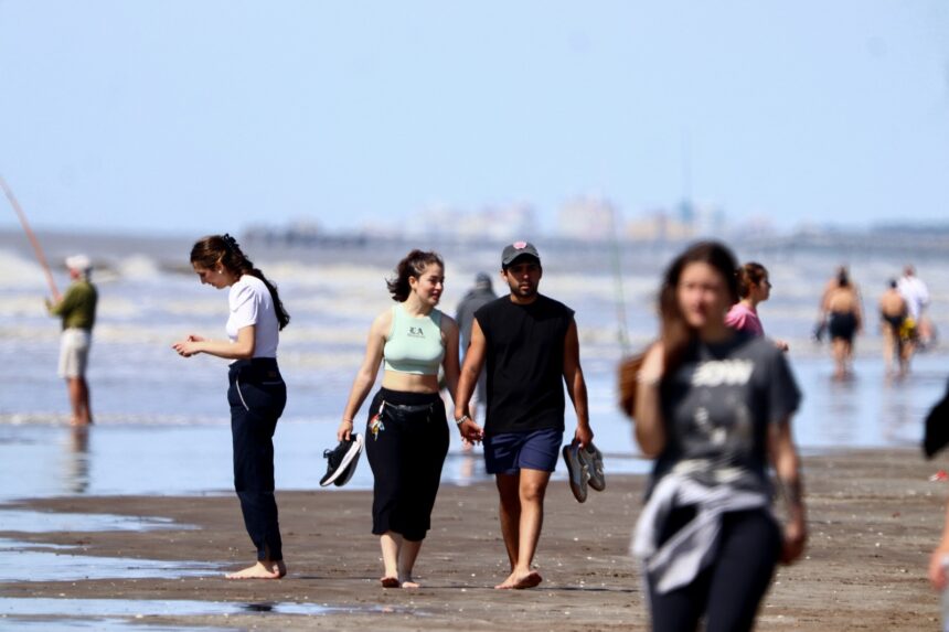 La Costa recibió 100.000 visitantes en el feriado, un 15% menos que el año pasado