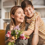 Promociones bancarias por el Día de la Madre: descuentos, reintegros y cuotas sin interés en todo el país
