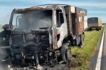 camion incendiado2