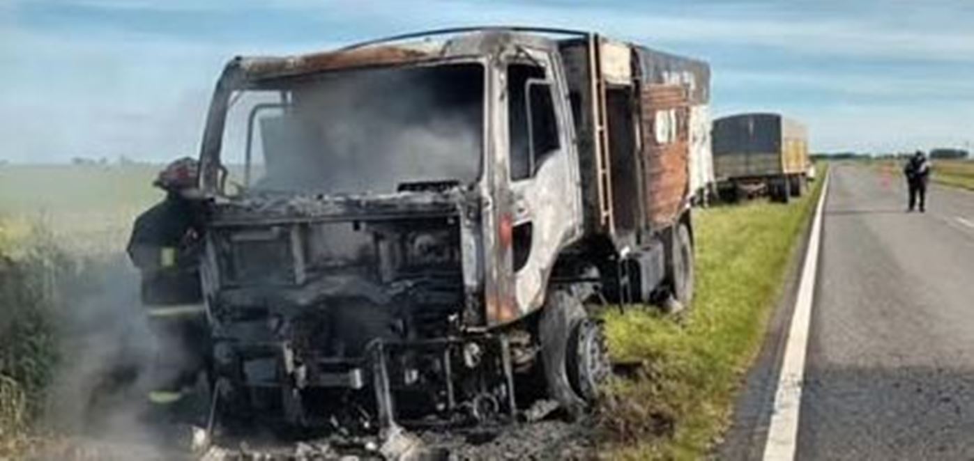 camion incendiado2